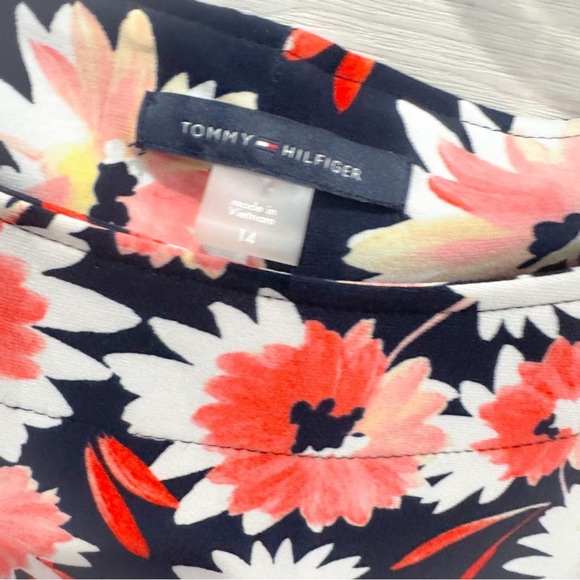 Tommy Hilfiger floral cutout arm shift dress ❤️ - Picture 7 of 7